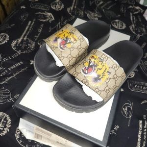 GUCCI Tiger Print Slide Sandal, Size: 8US, Color: Beige
